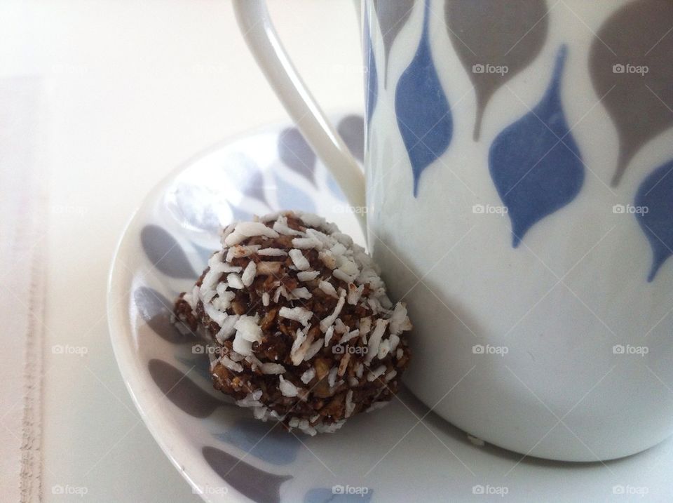 Coffee with a cookie