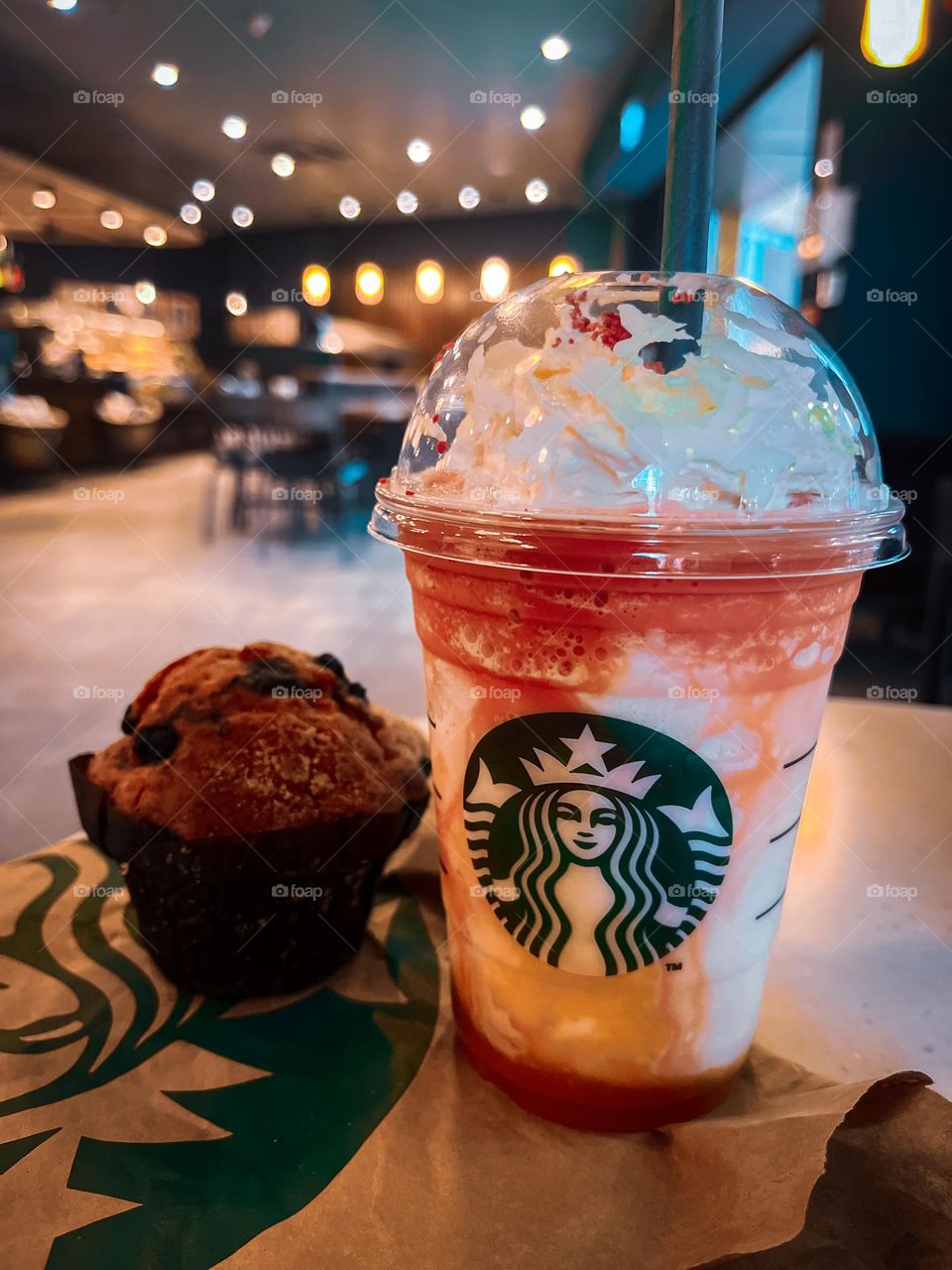 Passion fruit mango frappe and muffin 