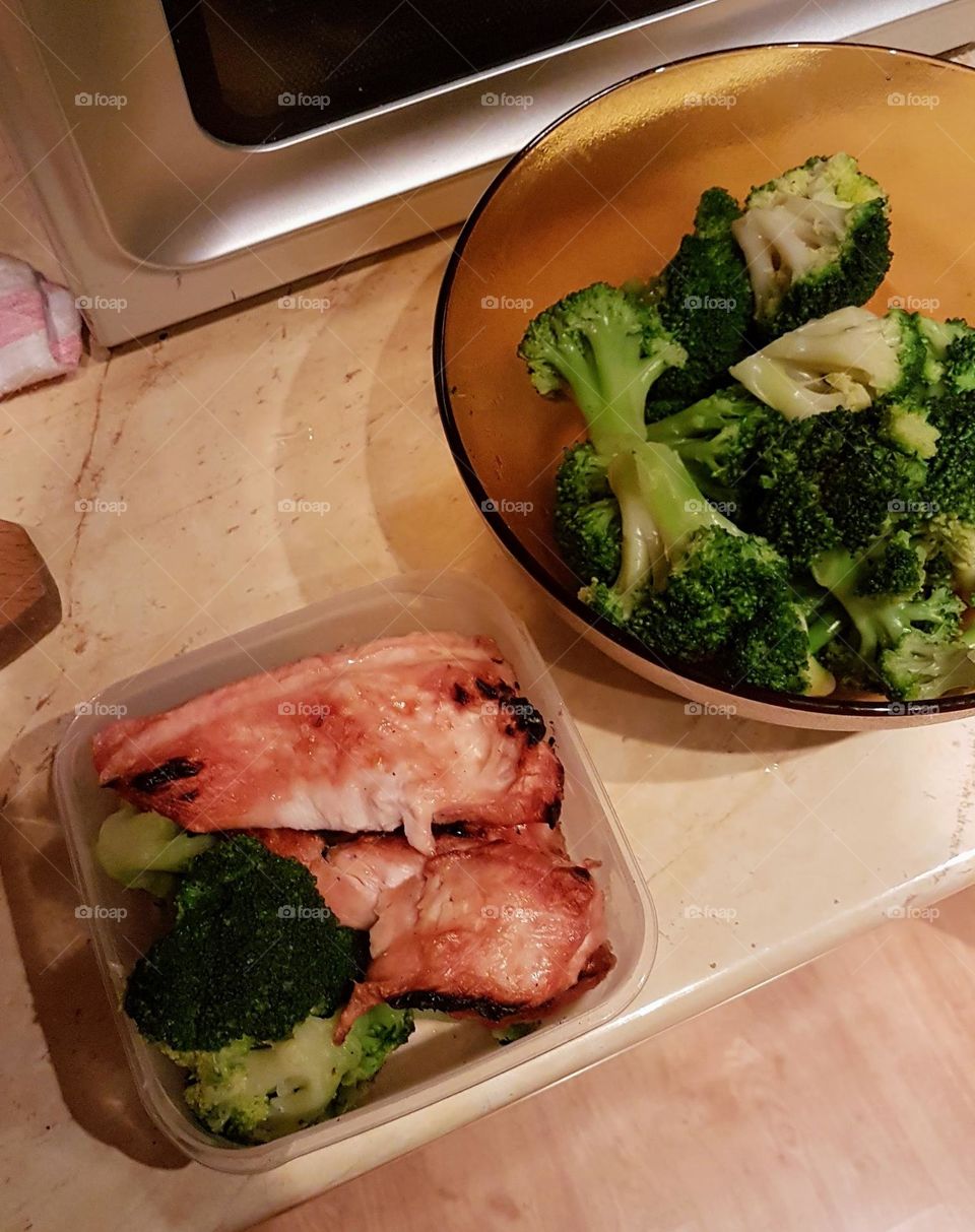 chicken breast with brocoli