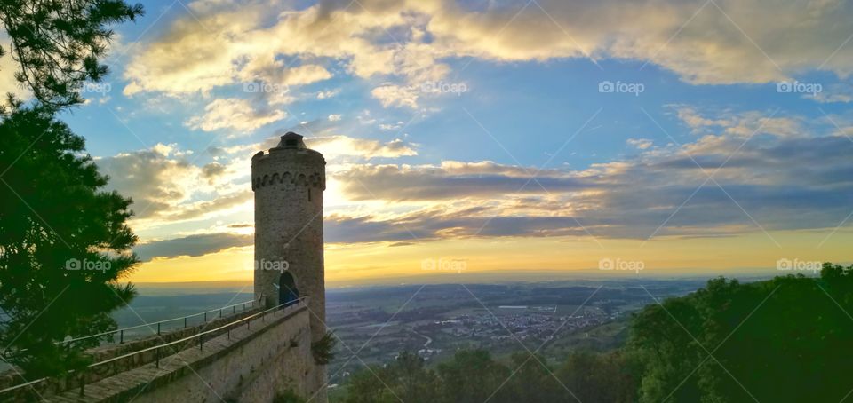 Sonnenuntergang. Burg