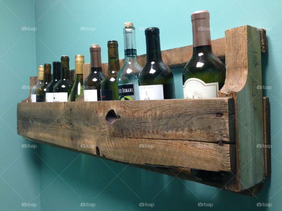 Pallet wine bottle rack