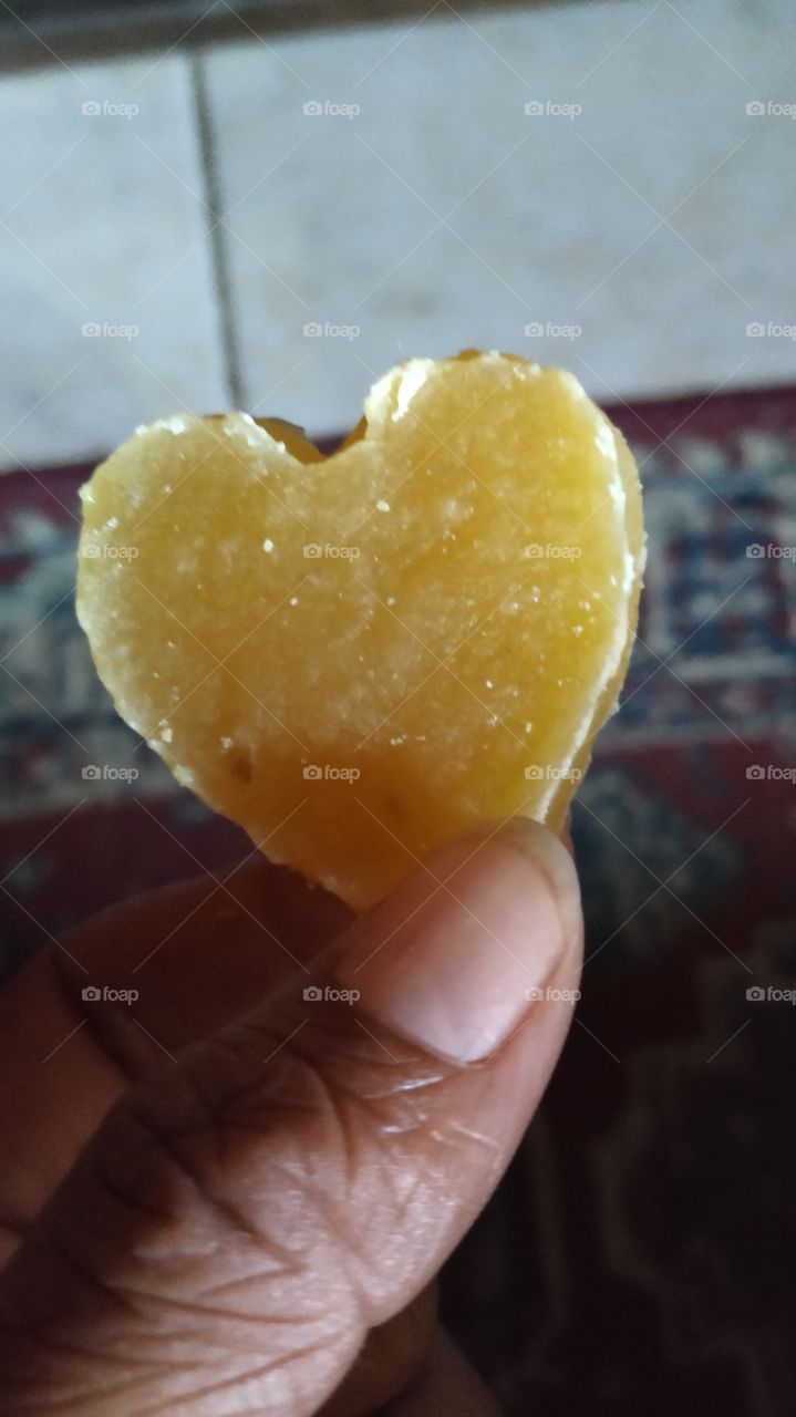 Coração de doce de batata