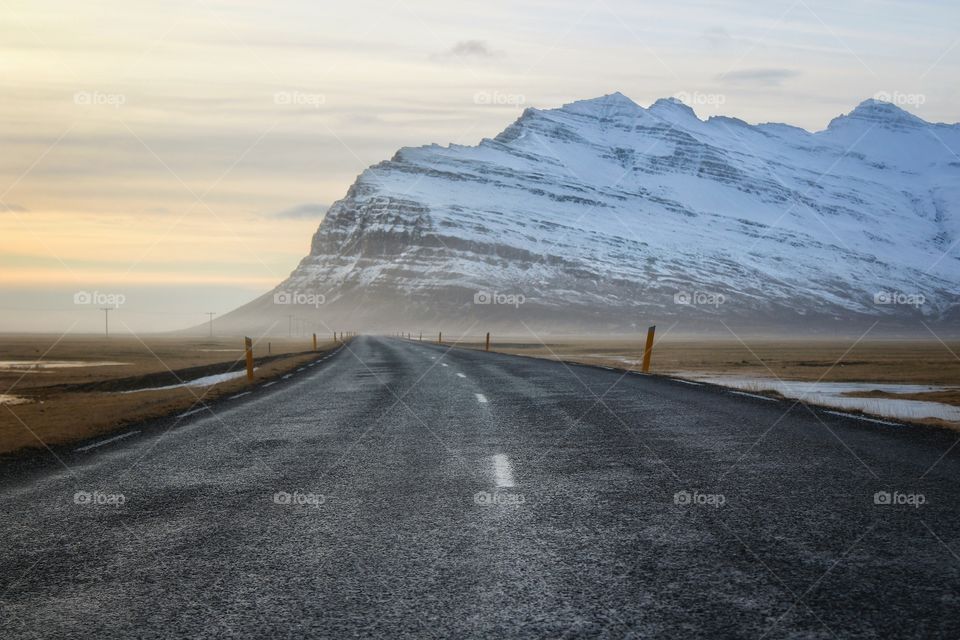 Icelandic Road to the Mountains