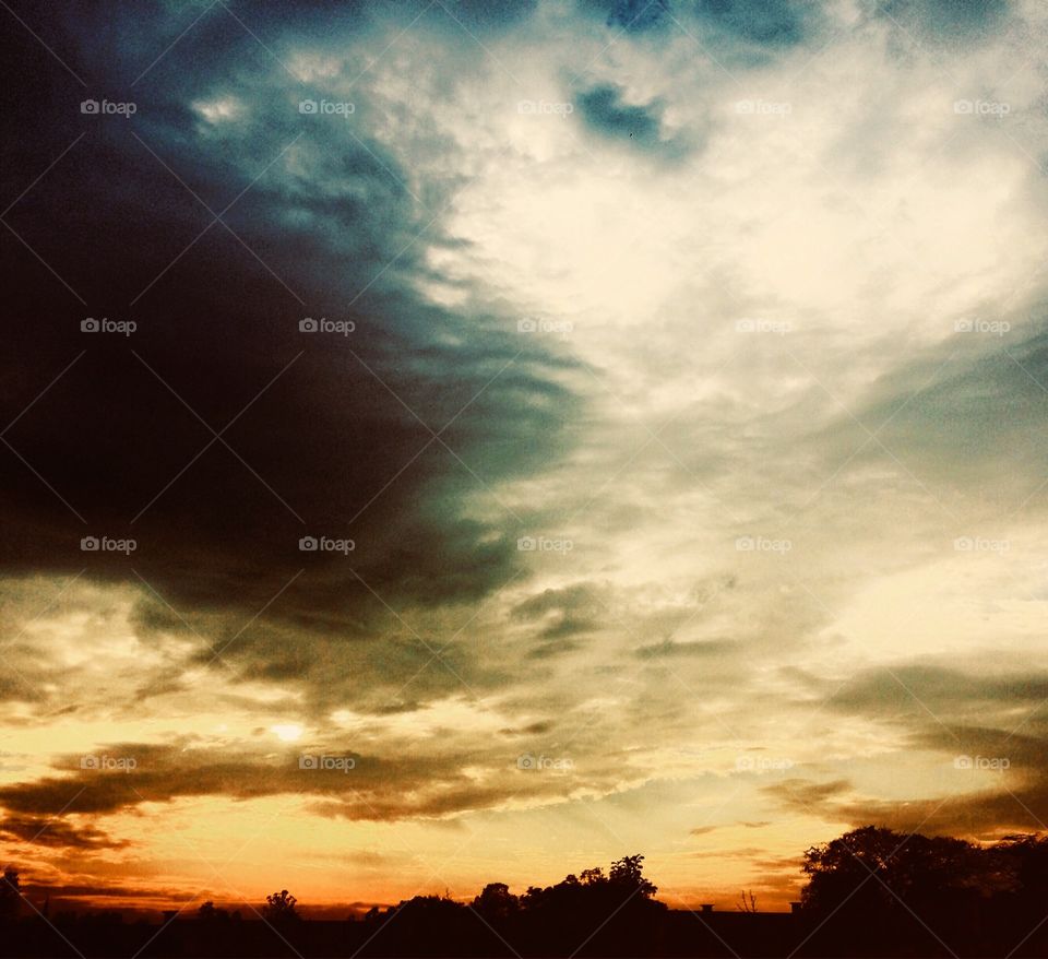 🌅Desperte, #Jundiaí!
Que o #céu bonito seja nossa #inspiração.
🍃
#sol #sun #sky #photo #nature #morning #alvorada #natureza #horizonte #fotografia #pictureoftheday #paisagem #amanhecer #mobgraphy #mobgrafia #FotografeiEmJundiaí