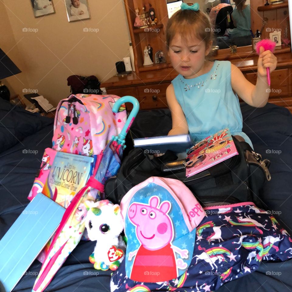 Packing Suitcase For Summer Vacation!