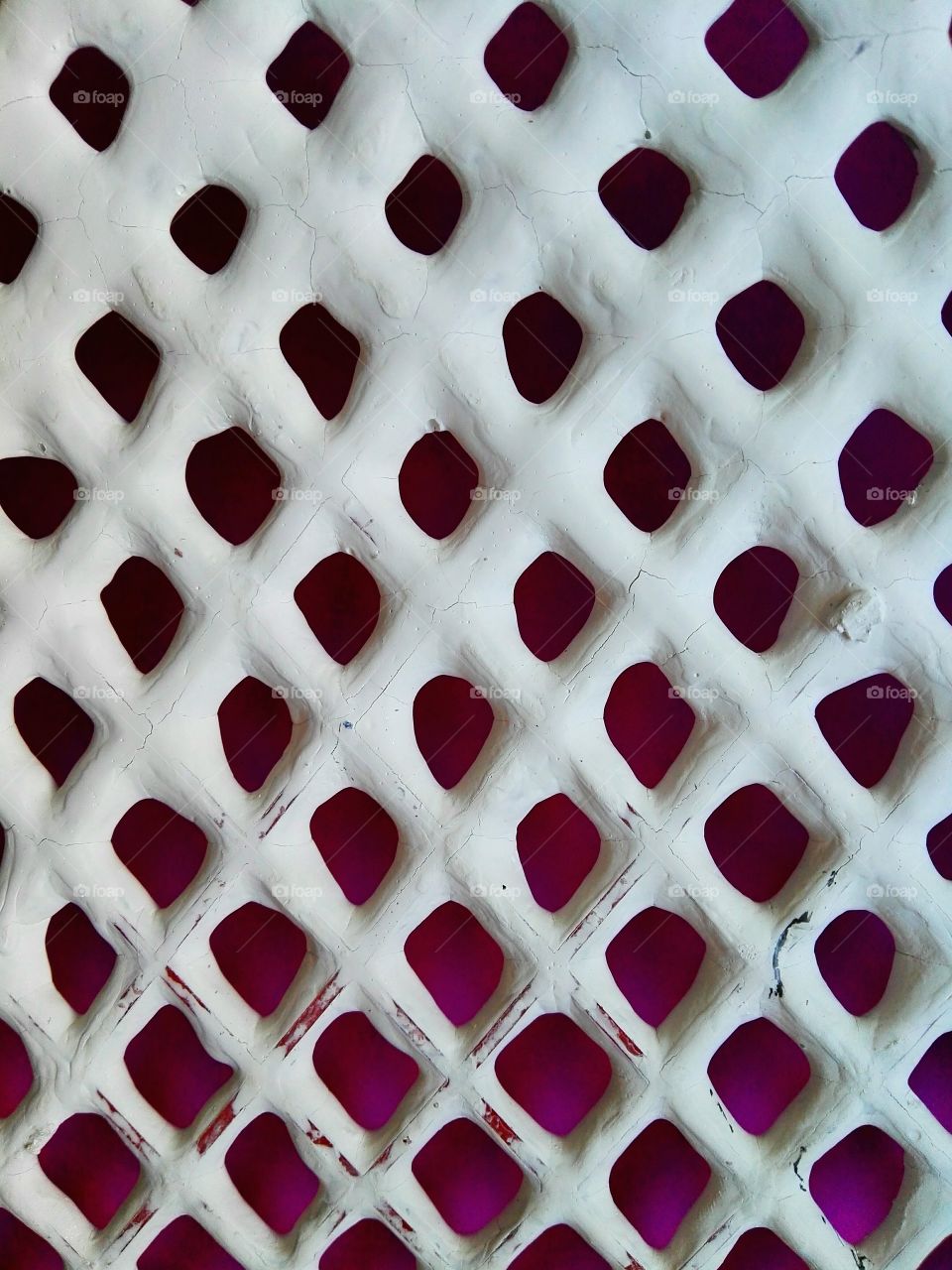 3d texture, paint grille on pink ground