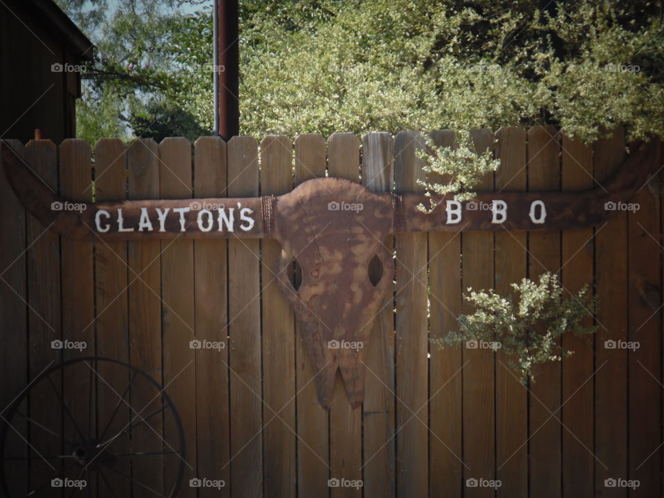 Clayton bbq. This is a picture of a Texas longhorn that resides in Graham Texas. 👣 🚶 🏃 🔥 💨