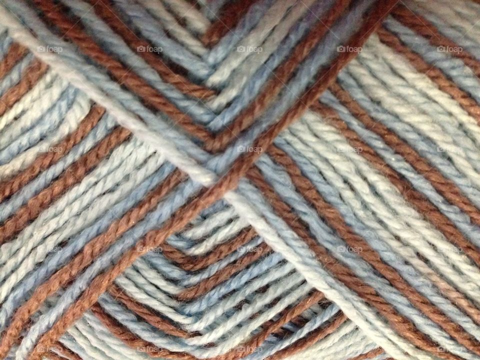 Blue and brown yarn 