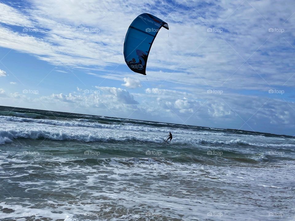 kite surfing