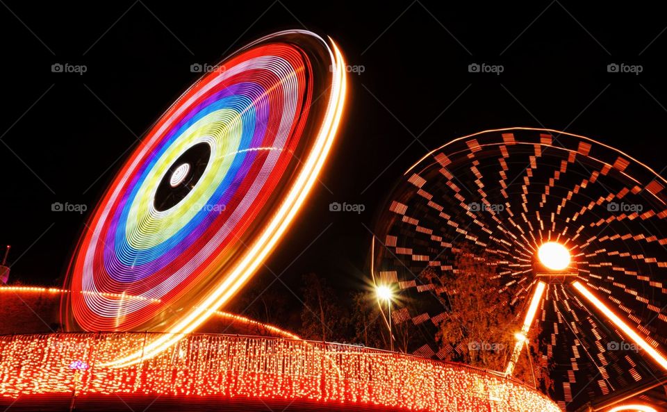Night lights in the amusement park