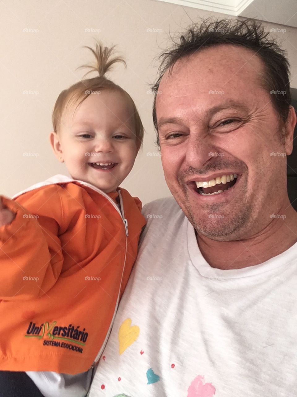 Papai e filhinha com nossos sorrisos inconfundíveis. E a carinha linda dela? O que dizer?