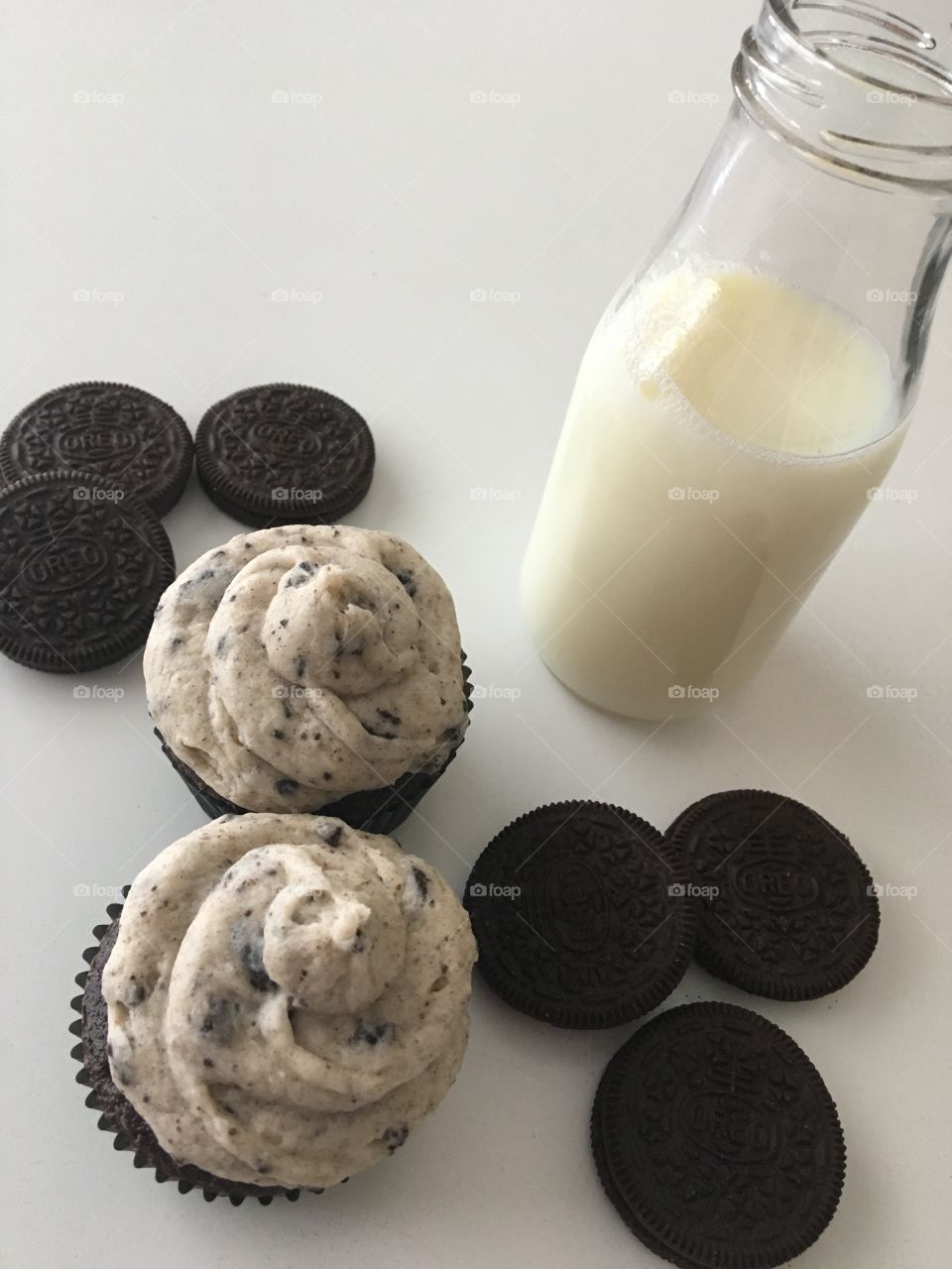 Oreo Cupcakes with Oreo Buttercream Icing