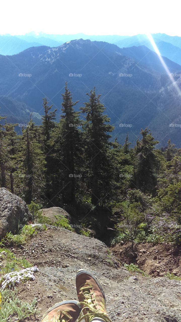 Bouldering to Mount Angeles Summit