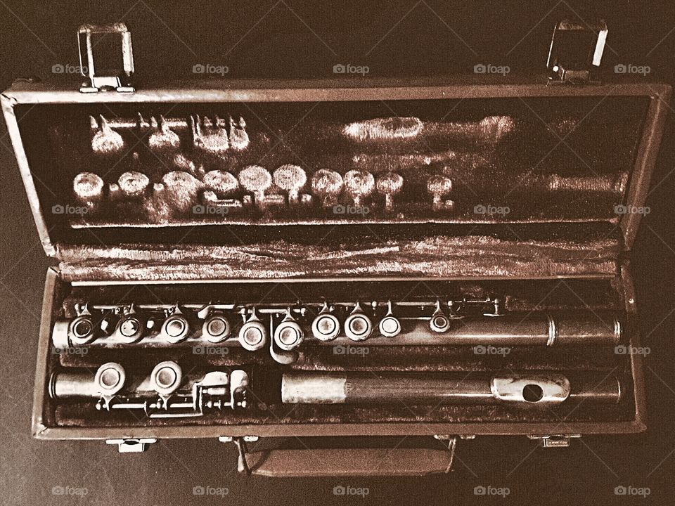vintage flute. well aged flute played well