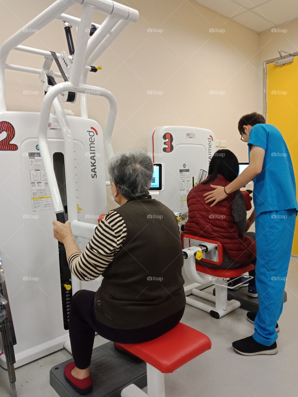 grandma in terapy room