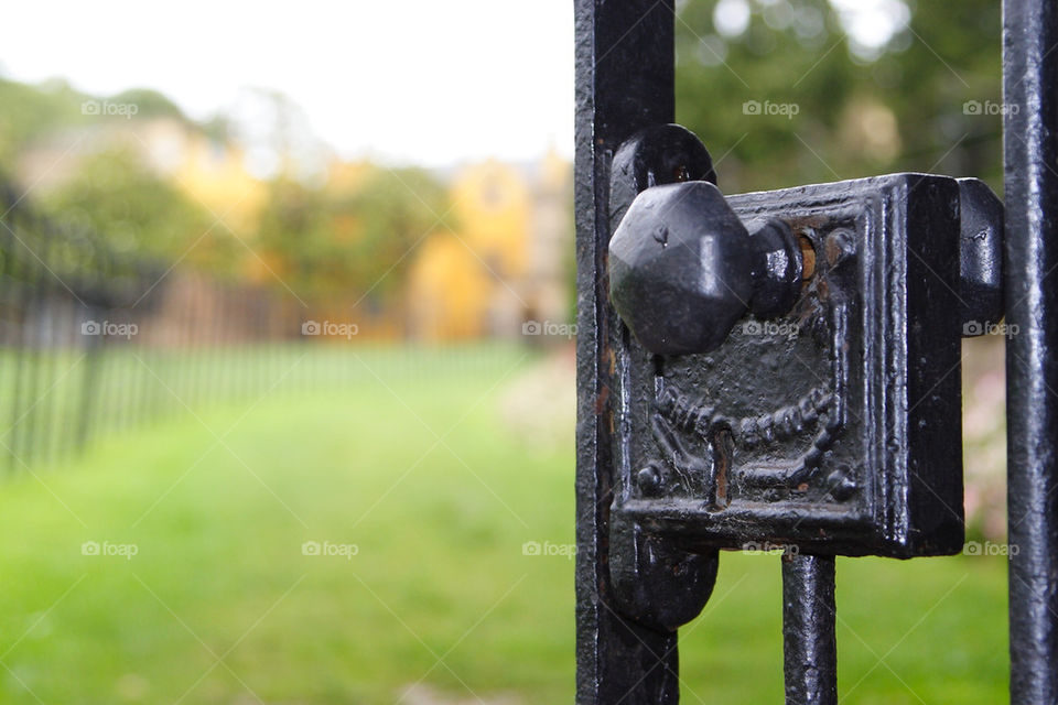 iron gate lock by ippocampo