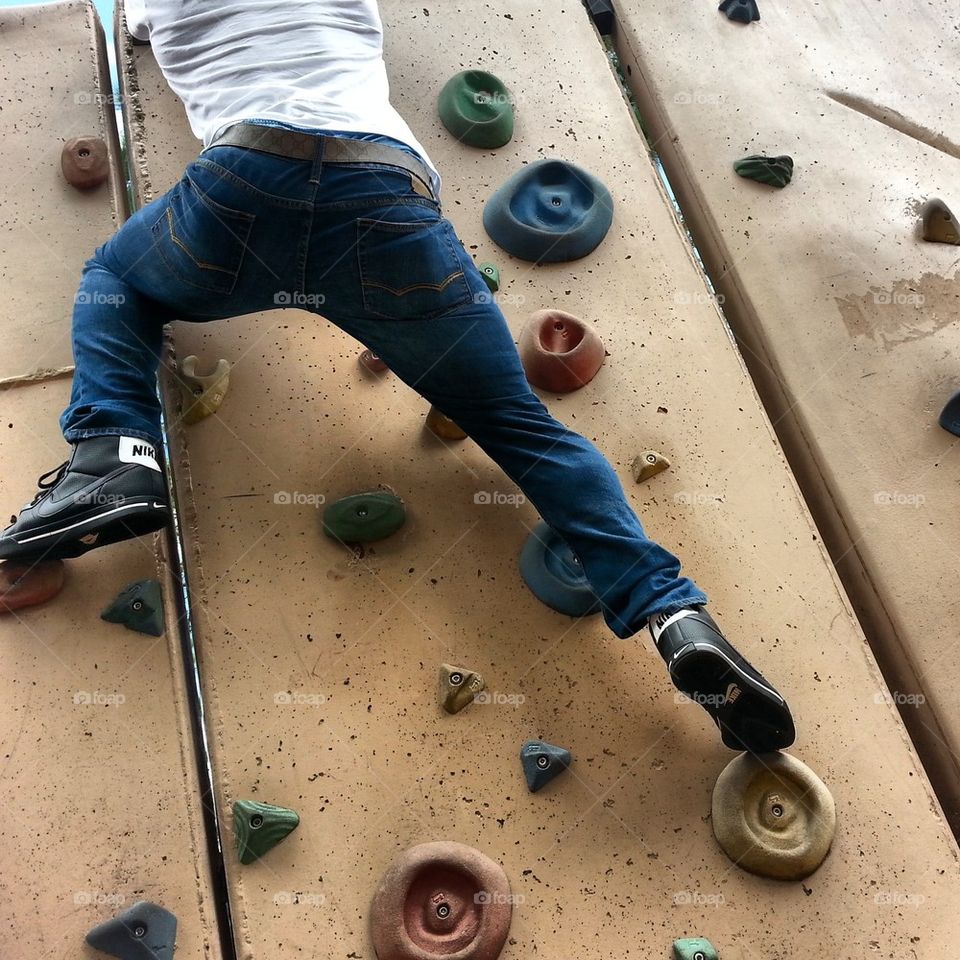 ROCK CLIMBING MAN