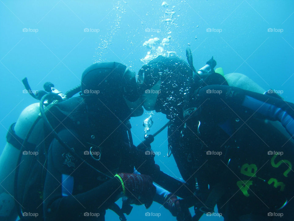 love kiss underwater dive by tdebby