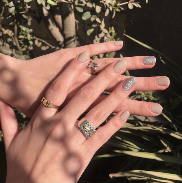 Glitter nails