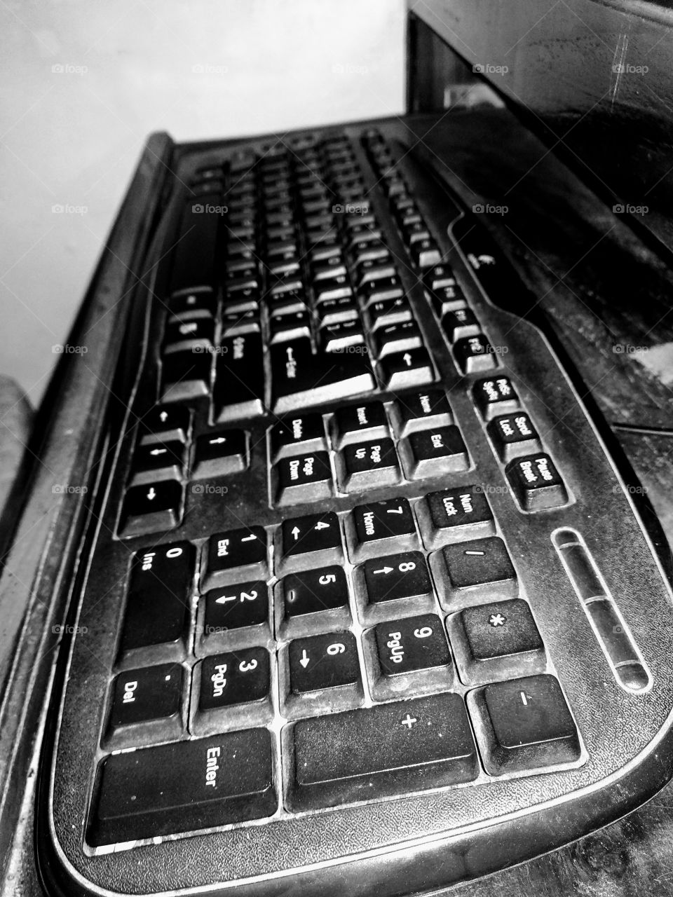 black and white keiboard gift