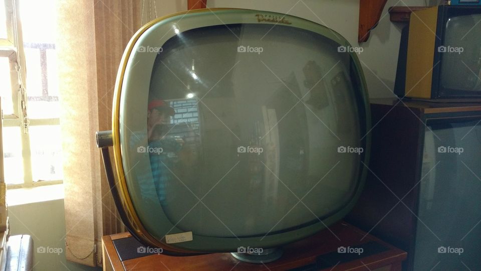 TV - Televisão rara. Antiguidade.