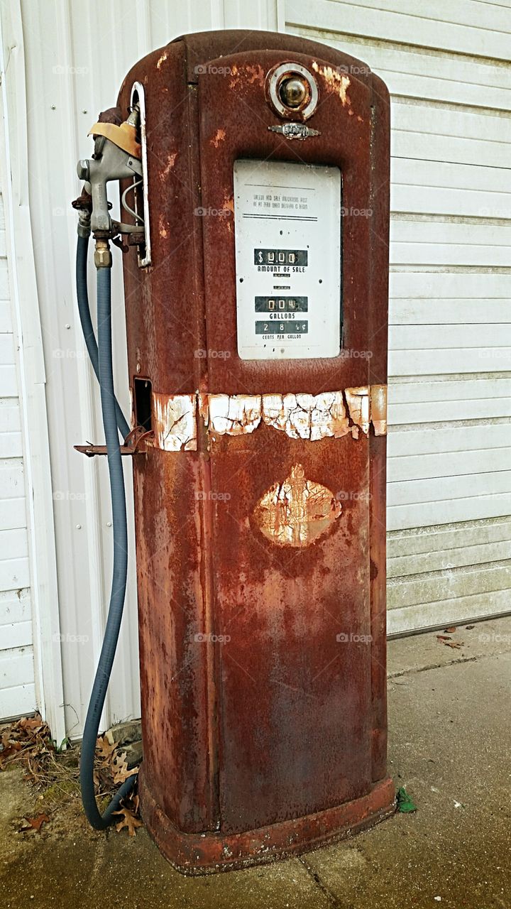 Vintage Bennett Gas Pump
