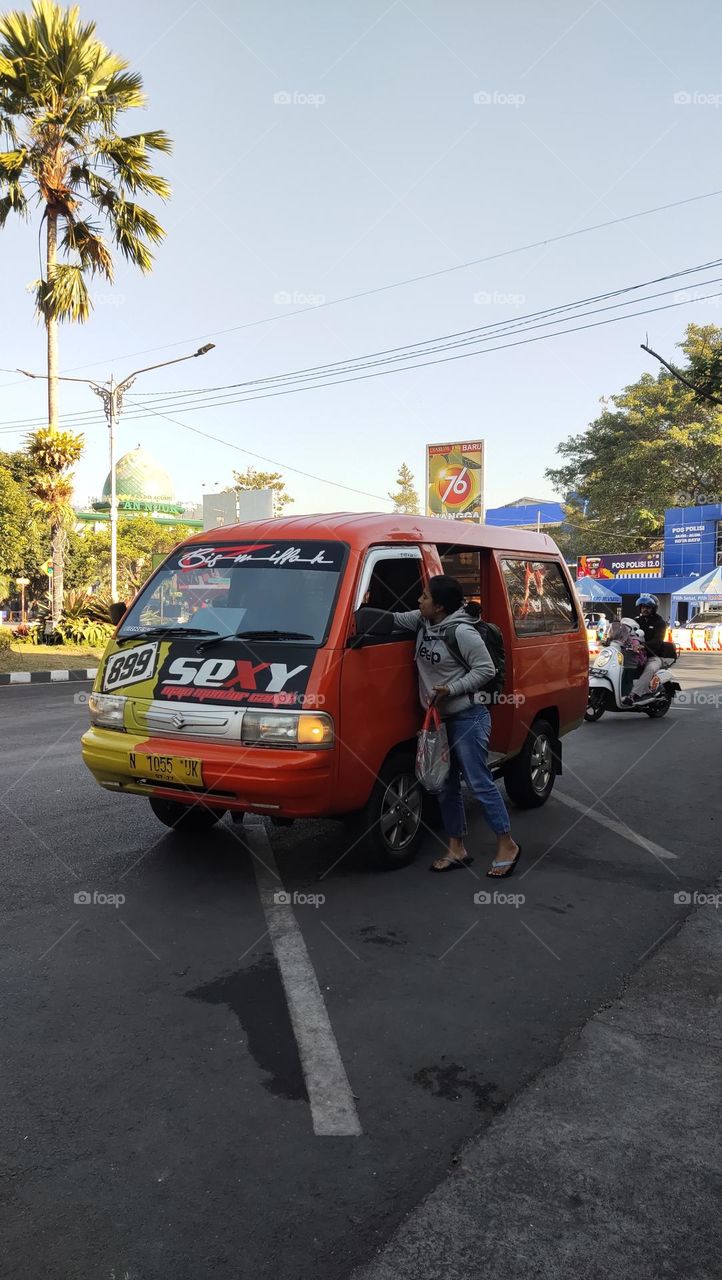 naik angkot di Batu Malang