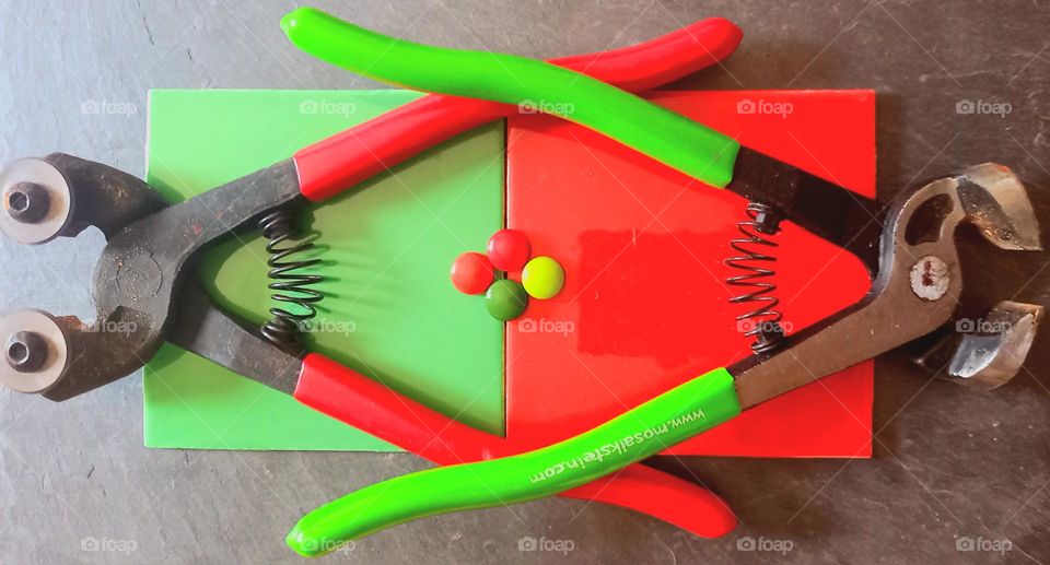 Mosaicos Herramientas azulejos gressite y colores complementarios