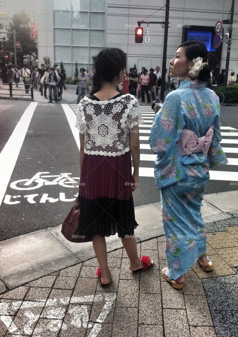 tokyo japanese geisha crossing by bencobb