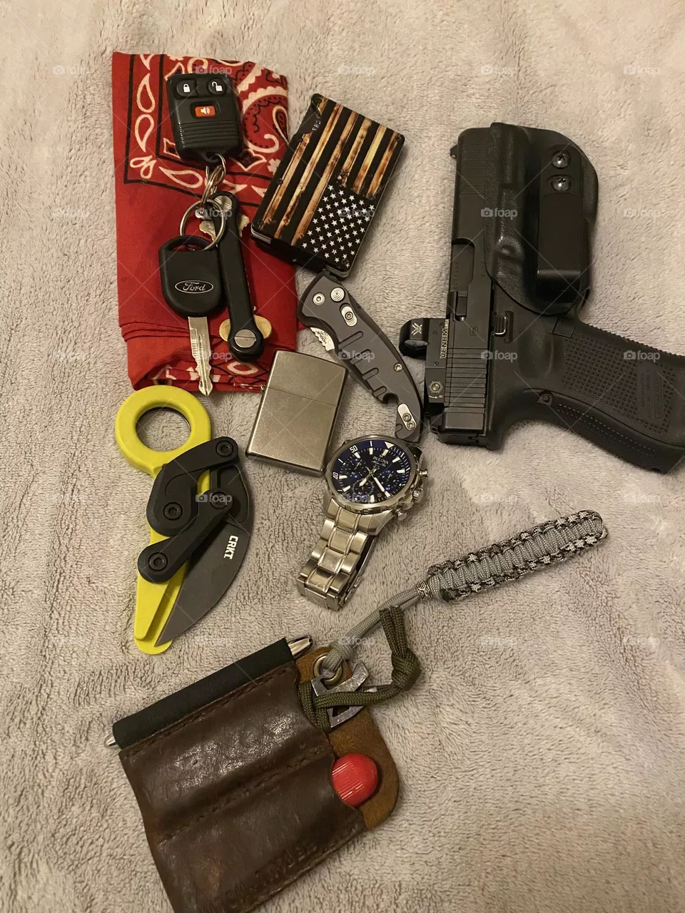 This is my everyday carry what’s yours ? 
