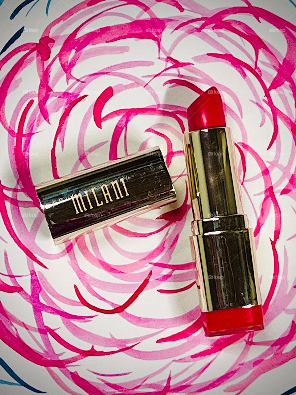 A wonderfully creamy smooth moisturizing bright lipstick 