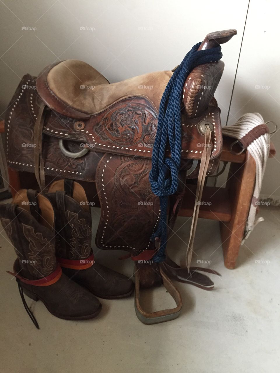 Cow girls gear Saddle shiny and ready a rope Cinch affirm seat to settle down in for a day or riding