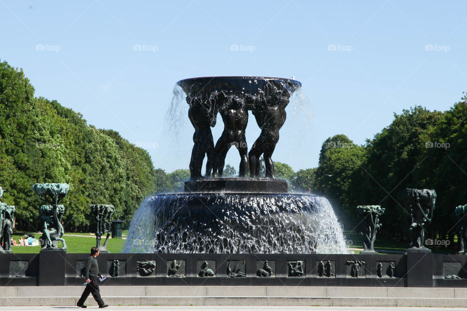 sight seeing in oslo. vigeland park is an icon in oslo. defnetly worth it.