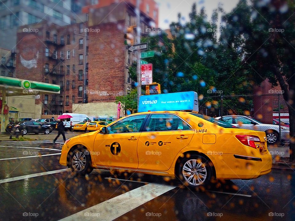 Hail to the taxi!. Yellow = out of the rain!  - yellow mission