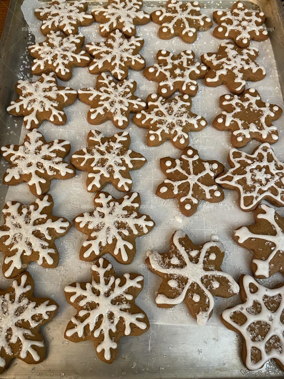 Snowflake gingerbread cookies