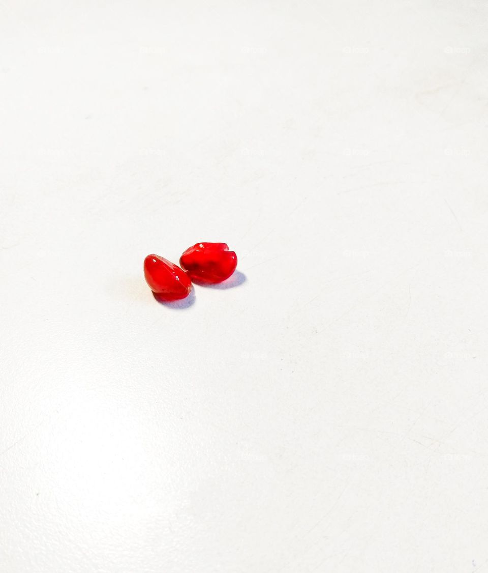 a pome heart... ❤️
filled with rubies..