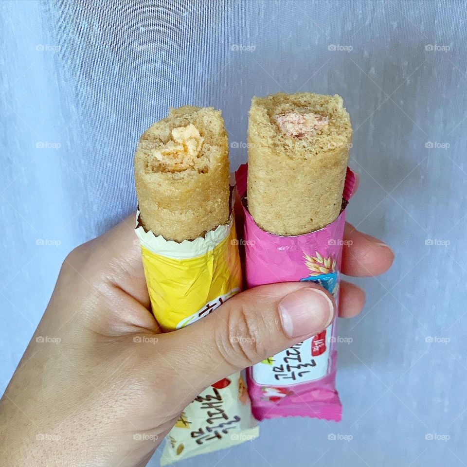 Nutritious Korean yummy grain rolls in cheese and strawberry flavours, suitable for kids and family 