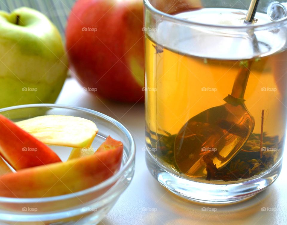 green tea with apples healthy food