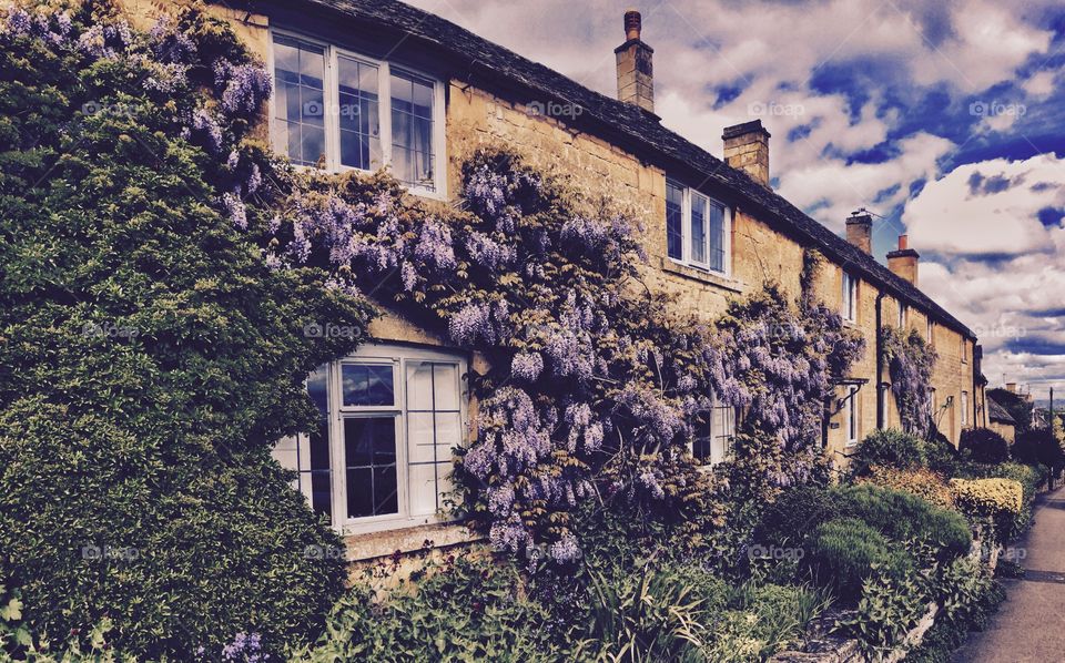 Cotswolds. Village 