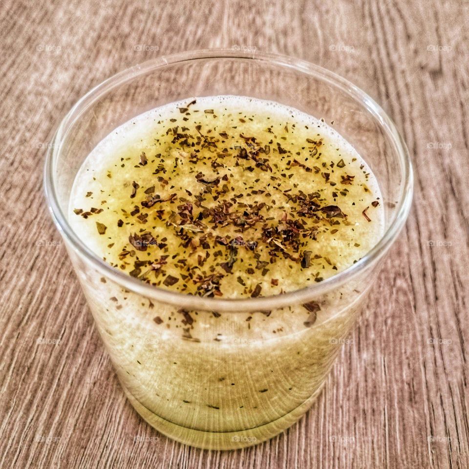 Cucumbers juce with thyme