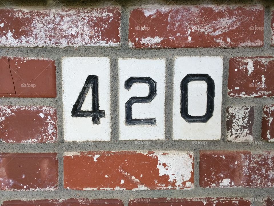 420 bricks. this is a bricklayer's story to tell. and it tells itself.
