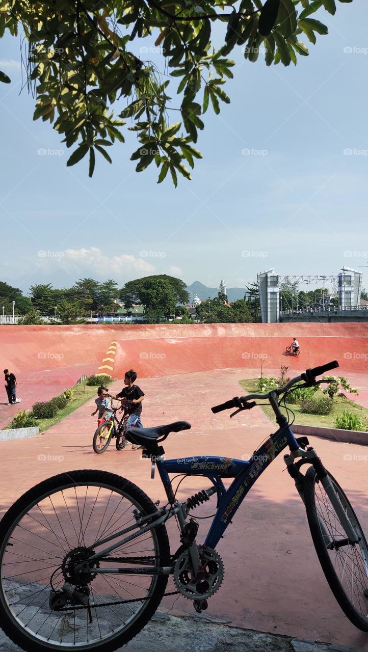 sepeda untuk bermain