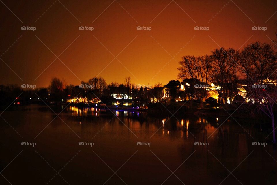 Shou West Lake, Yangzhou, night view. Sweet trip with BF in 2016.