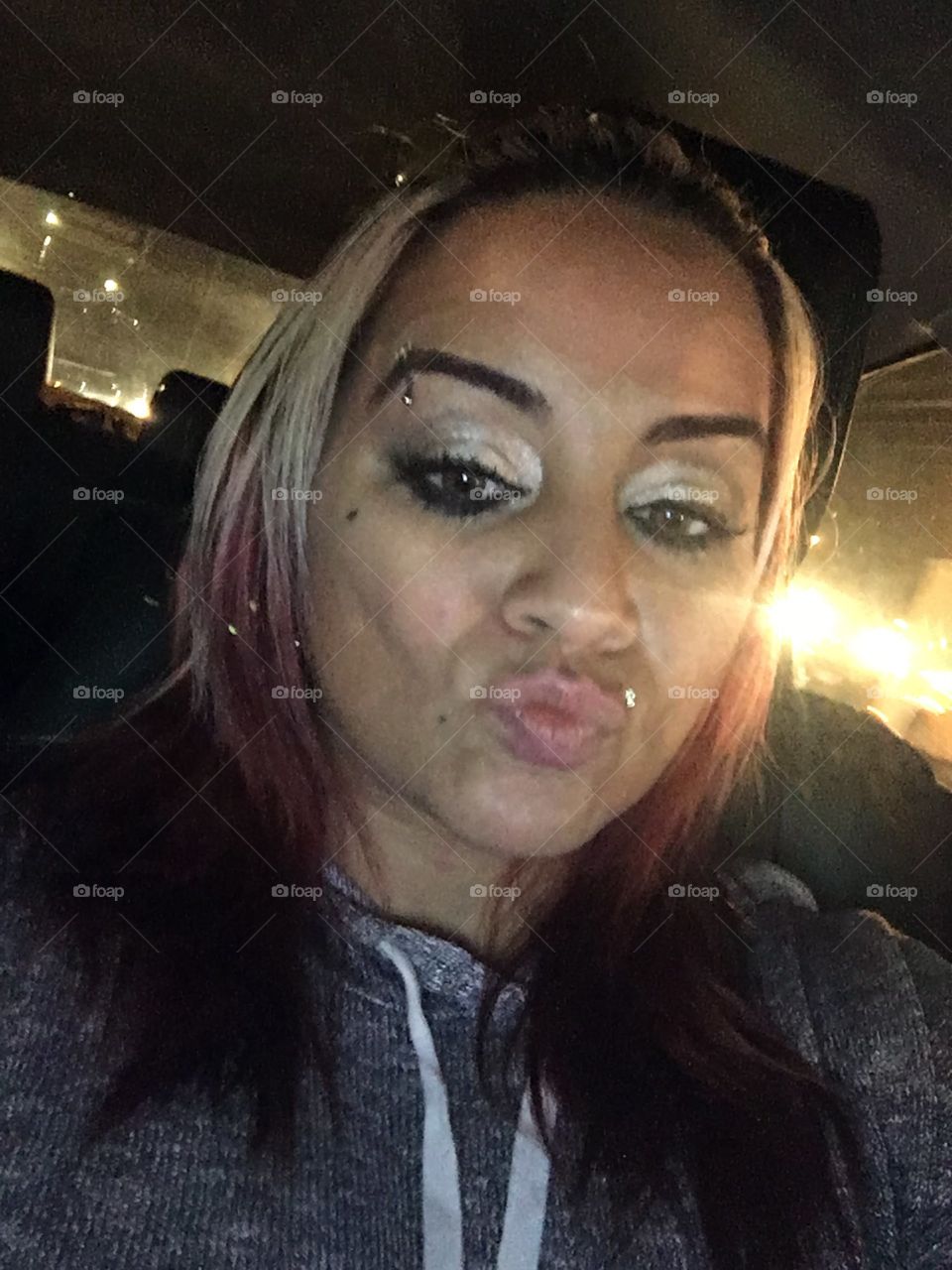 Besos baby kisses honey so you never forget when I walk away