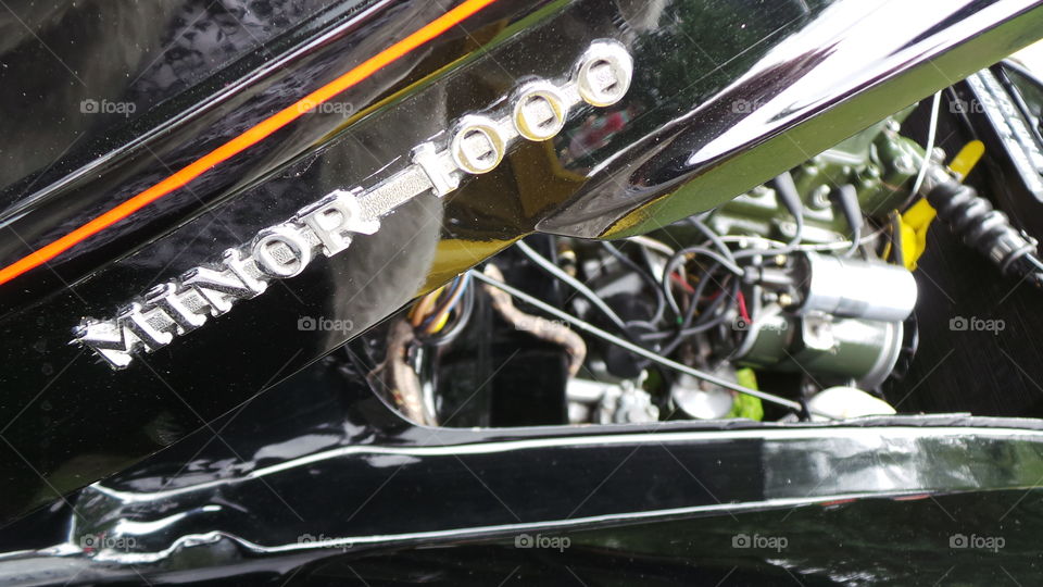 morris minor 1000 badge and engine