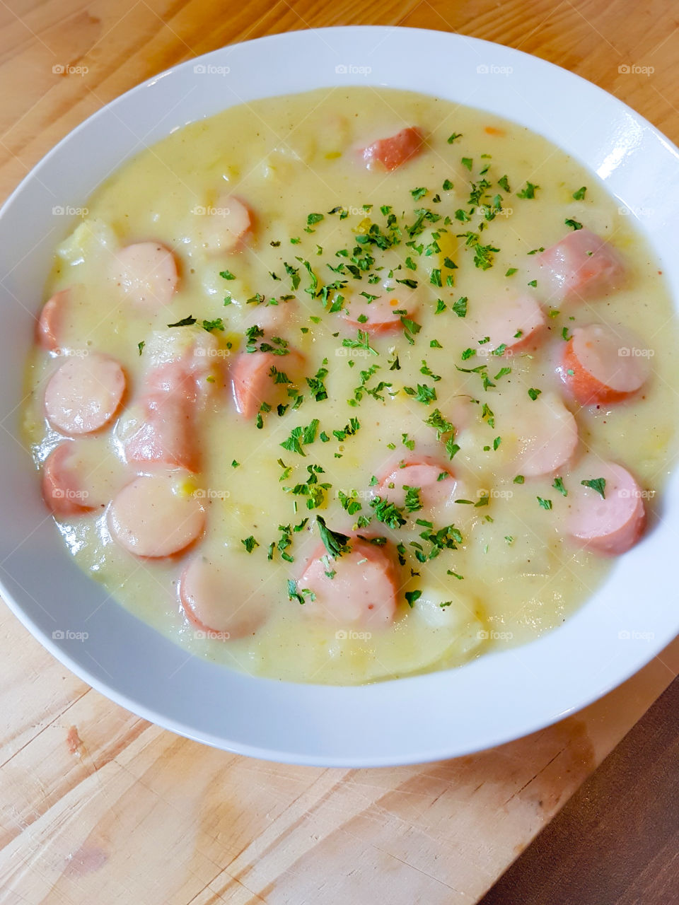 Kartoffelsuppe mit Würstchen