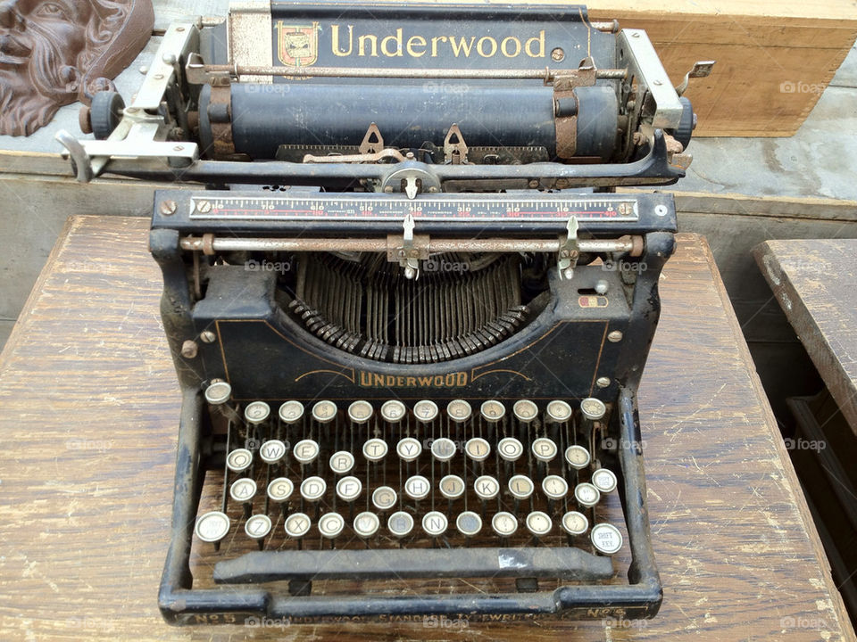 writing antique typewriter united states by cakepop