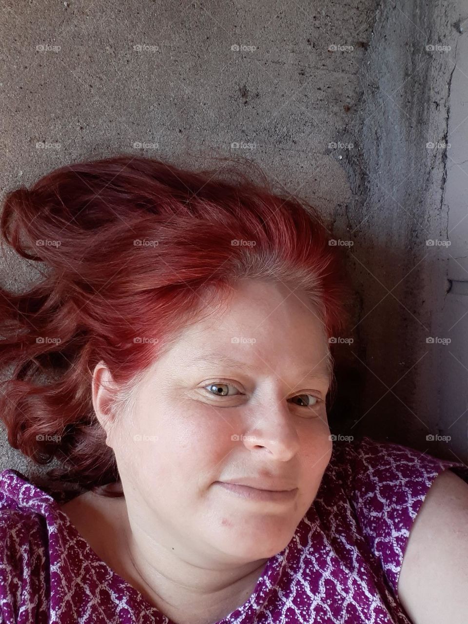 A love to be outside on my balcony. I had just colored my hair and loved the way it looked. So I took some selfies.