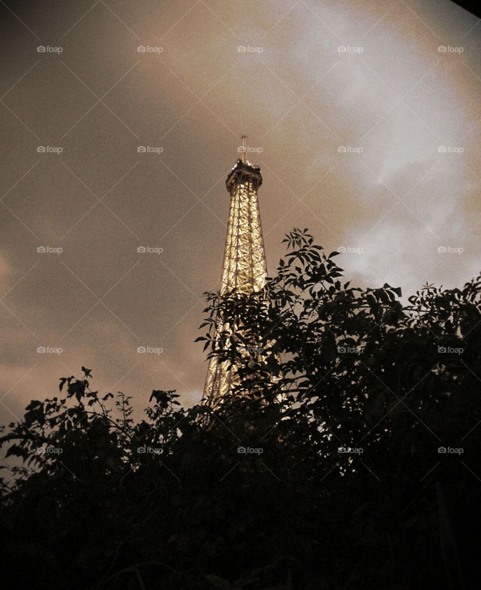 Lights on the Eiffel Tower