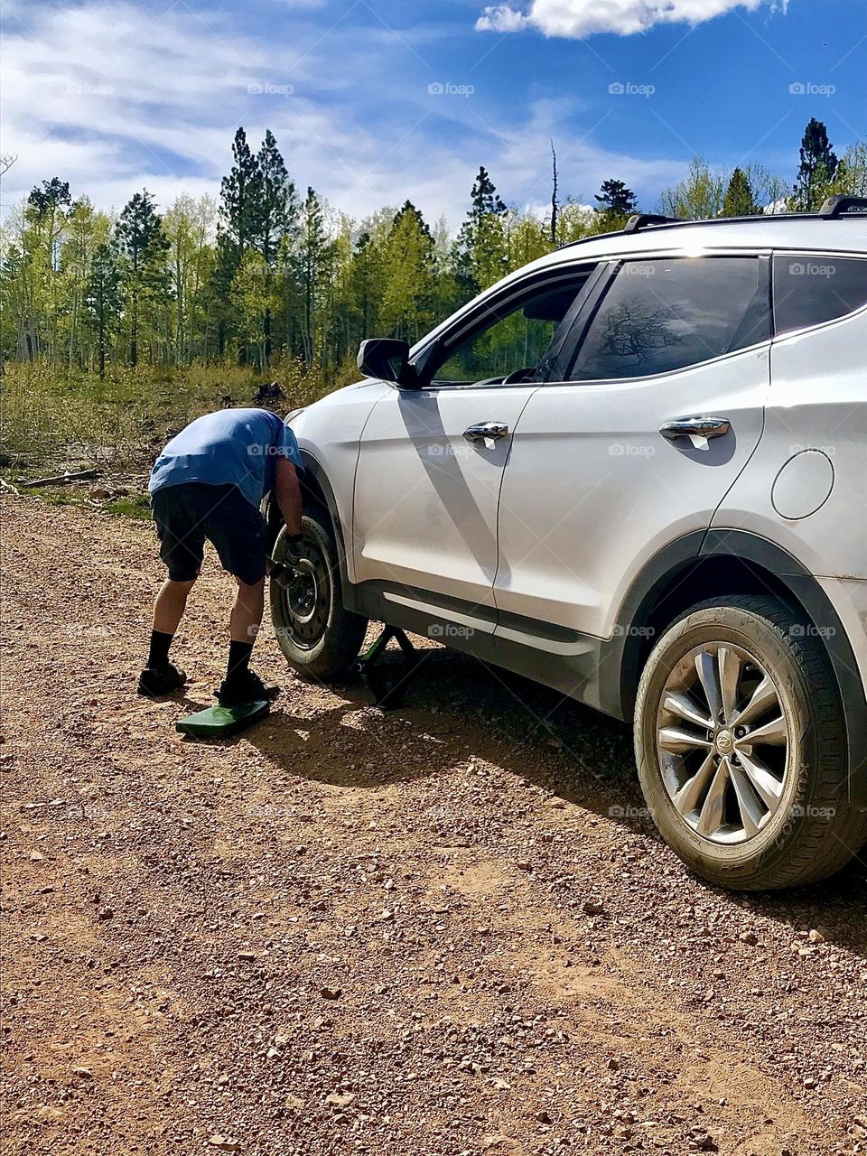Roadtrip Changing Flat Tire